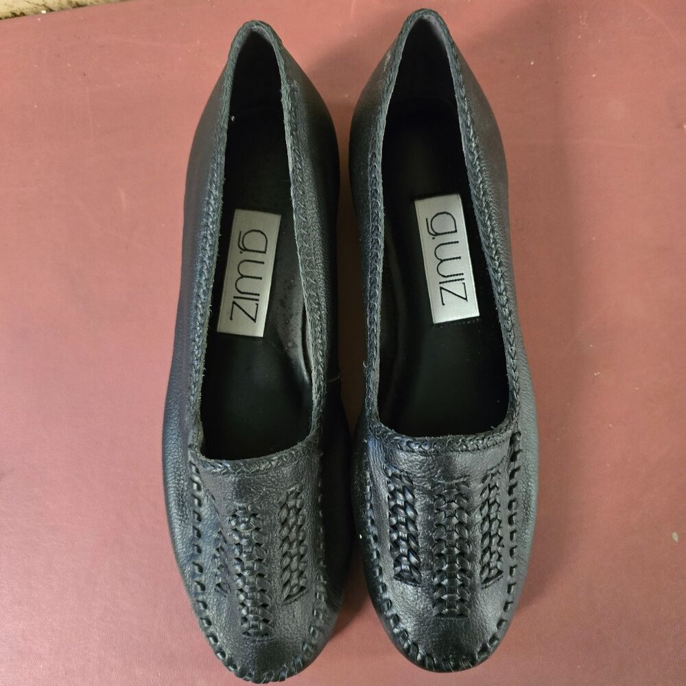 New (in box) Womens Black Leather Flats size 8.5M